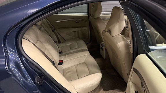 Volvo S80 14 of 26