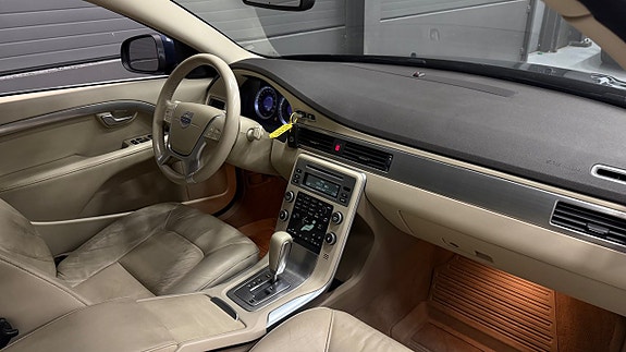 Volvo S80 16 of 26