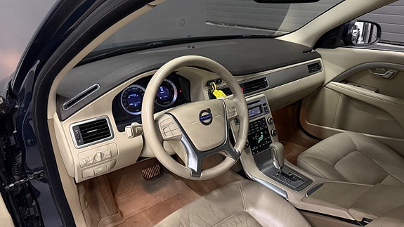 Volvo S80 11 of 26