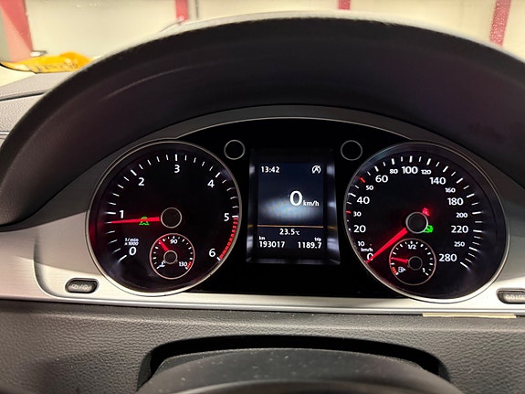 Volkswagen CC 14 of 17