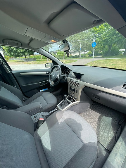 Opel Astra 8 of 11
