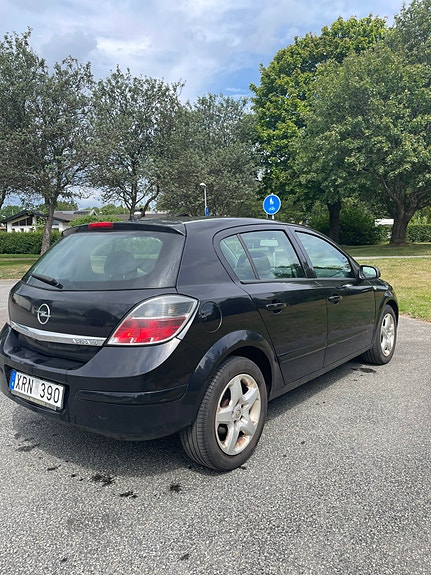 Opel Astra 3 of 11