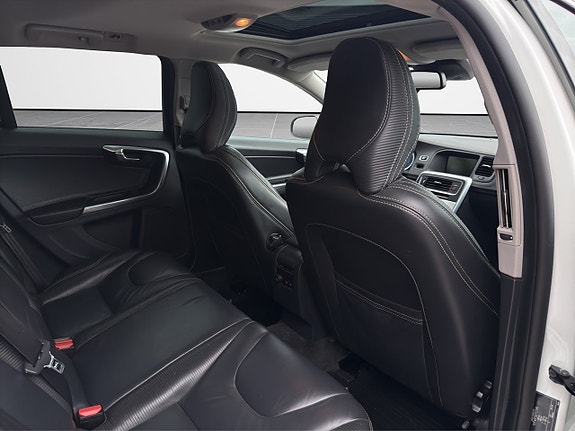Volvo V60 14 of 17