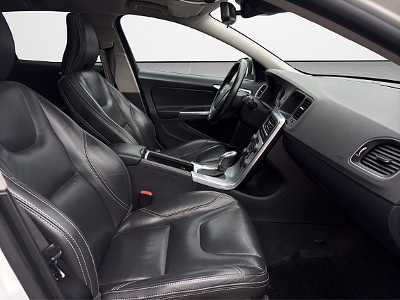 Volvo V60 12 of 17