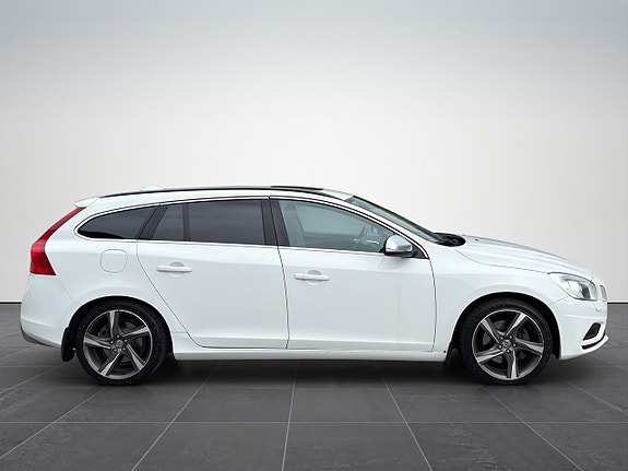 Volvo V60 5 of 17