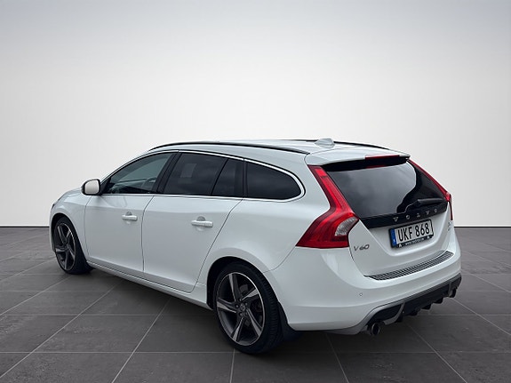 Volvo V60 3 of 17
