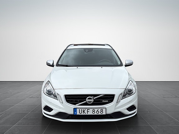 Volvo V60 7 of 17