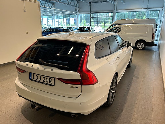 Volvo V90 3 of 18