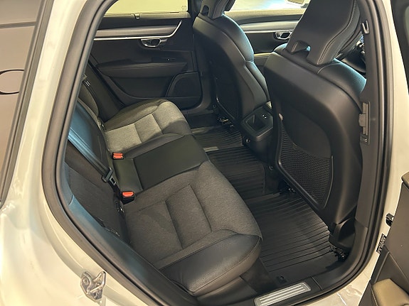 Volvo V90 8 of 18