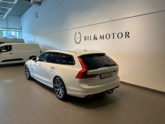 Volvo V90 2 of 18