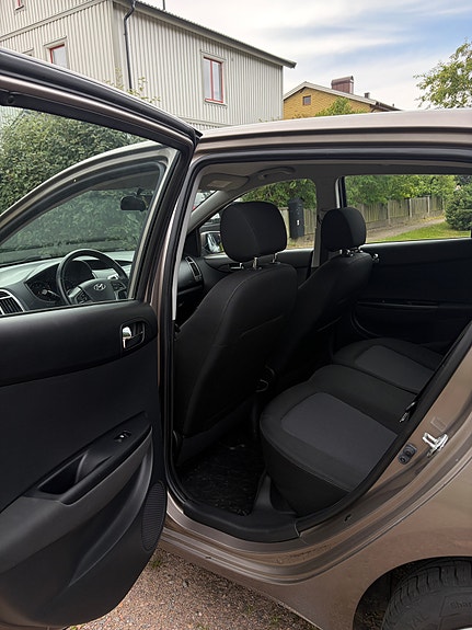 Hyundai i20 8 of 14