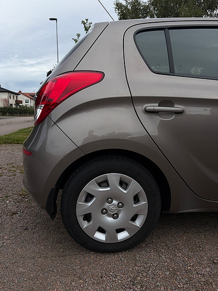Hyundai i20 5 of 14