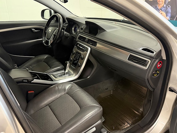 Volvo V70 10 of 14