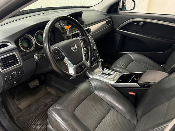 Volvo V70 7 of 14
