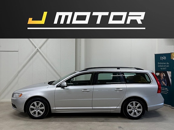Volvo V70 2 of 14