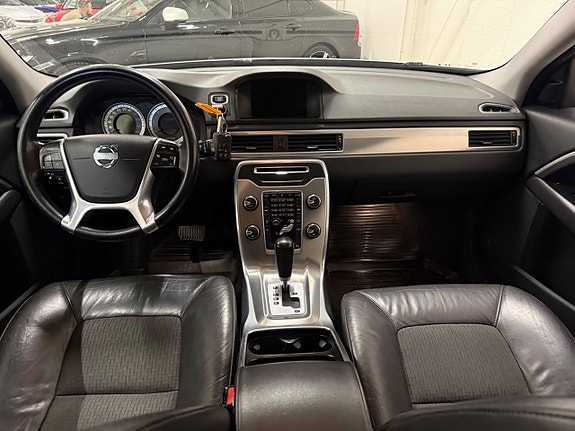 Volvo V70 12 of 14