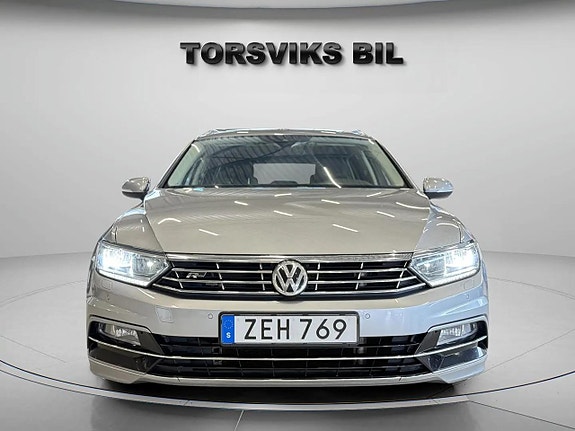 Volkswagen Passat 9 of 24