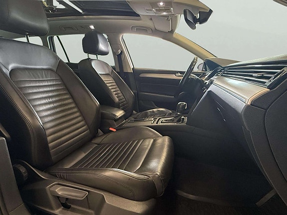 Volkswagen Passat 14 of 24