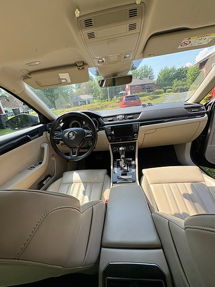 Skoda Superb 9 of 12