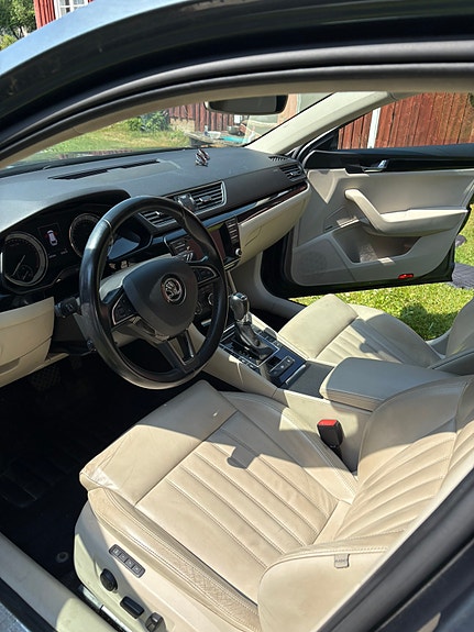 Skoda Superb 6 of 12