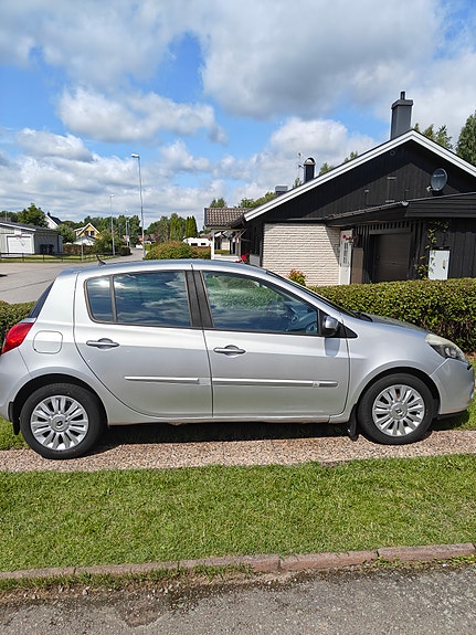 Renault Clio 2 of 6