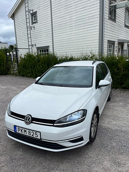 Volkswagen Golf VII 2 of 8
