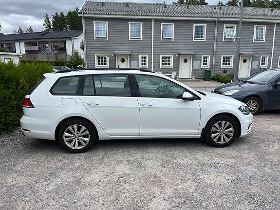Volkswagen Golf VII 4 of 8