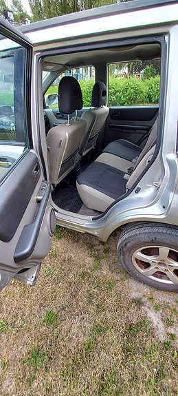 Nissan X-Trail 3 of 6