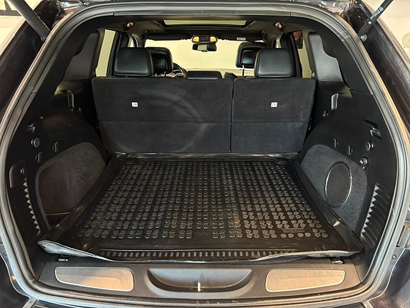 Jeep Grand Cherokee 9 of 30