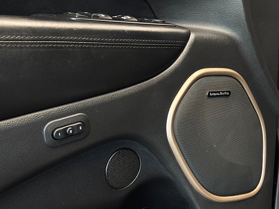 Jeep Grand Cherokee 14 of 30