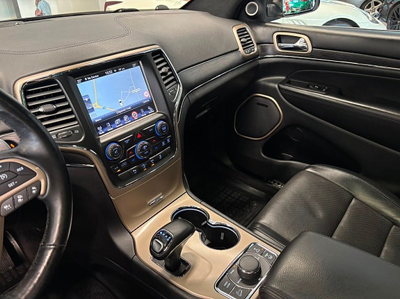 Jeep Grand Cherokee 20 of 30