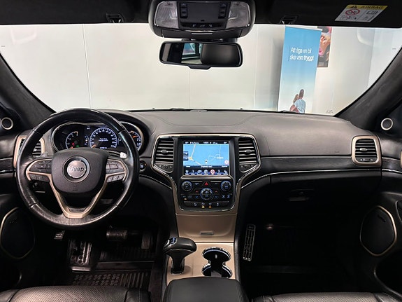 Jeep Grand Cherokee 17 of 30