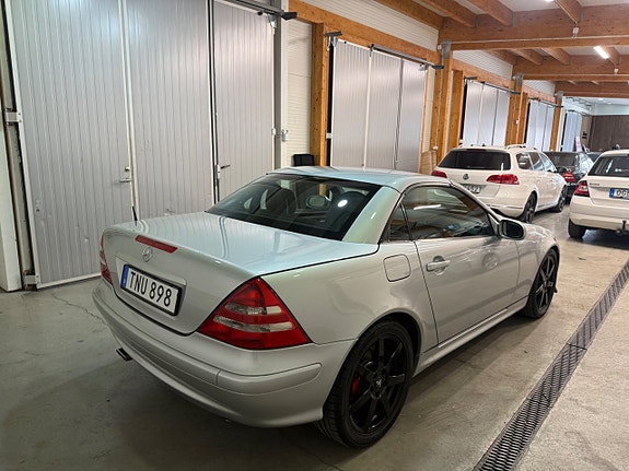 Mercedes-Benz SLK200 8 of 10
