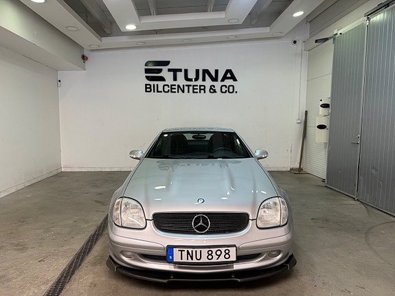 Mercedes-Benz SLK200 2 of 10