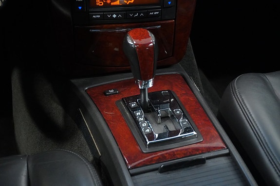 Cadillac SRX 16 of 27