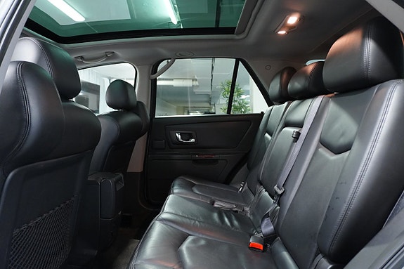 Cadillac SRX 11 of 27