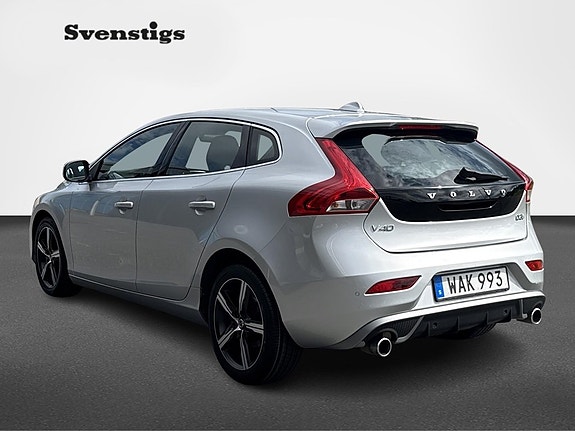 Volvo V40 3 of 13
