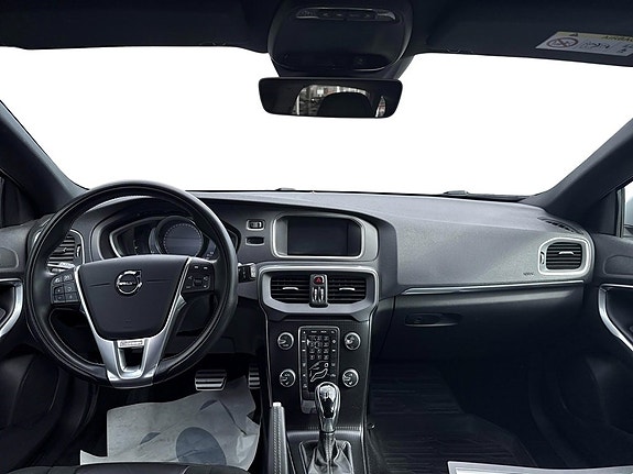 Volvo V40 9 of 13