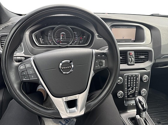Volvo V40 13 of 13
