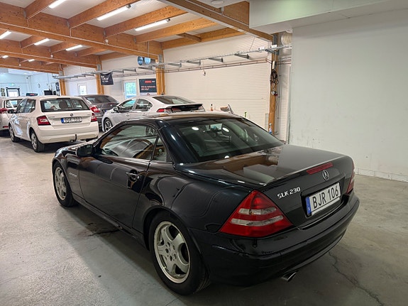 Mercedes-Benz SLK230 5 of 10
