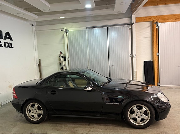 Mercedes-Benz SLK230 7 of 10