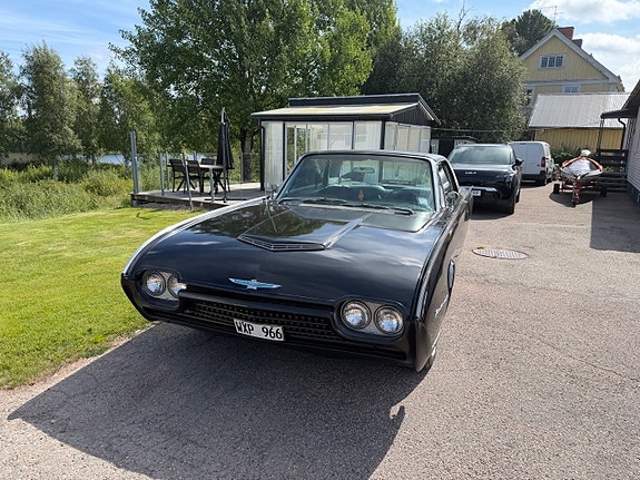 Ford Thunderbird 6 of 6