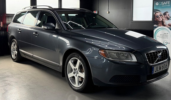 Volvo V70 2 of 12