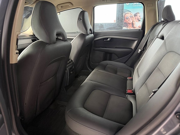 Volvo V70 12 of 12