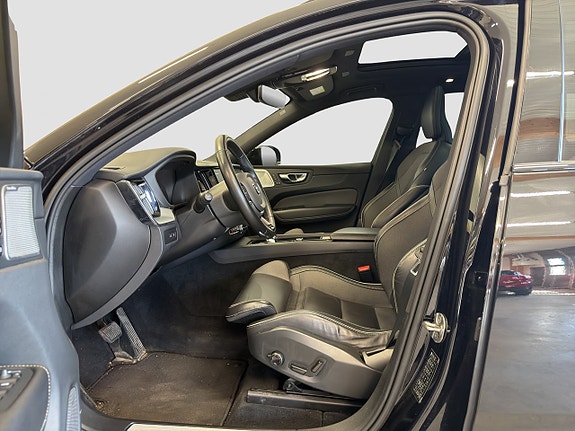 Volvo XC60 9 of 19