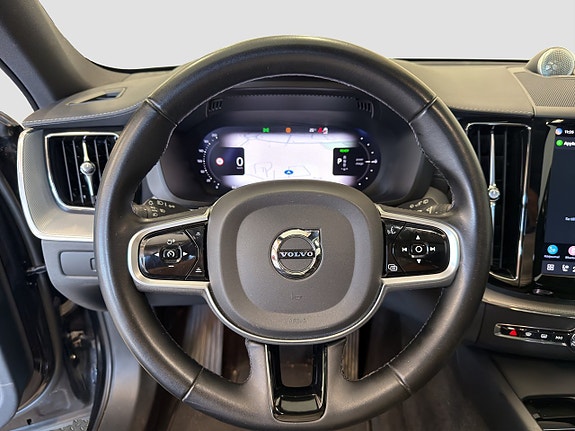 Volvo XC60 11 of 19