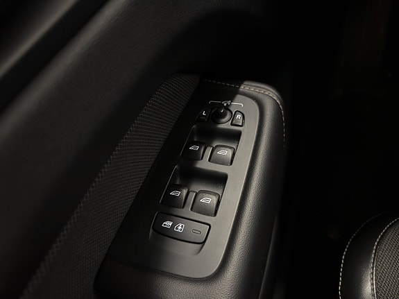 Volvo XC60 16 of 19