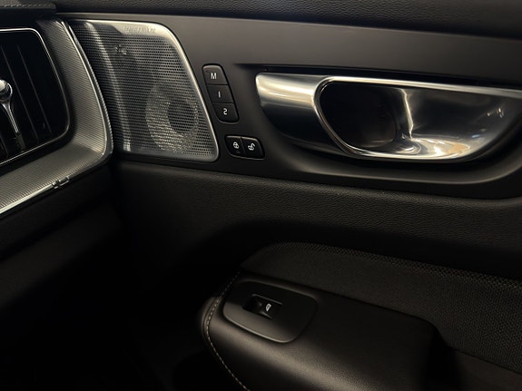 Volvo XC60 17 of 19