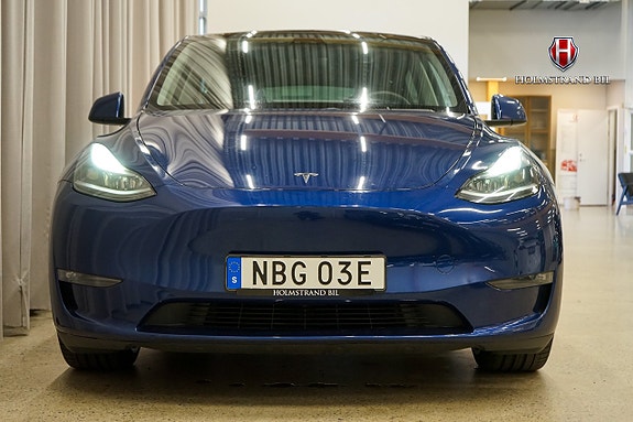 Tesla Model Y 8 of 22