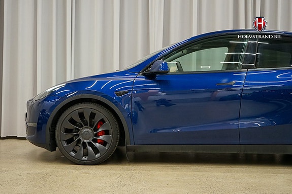 Tesla Model Y 6 of 22